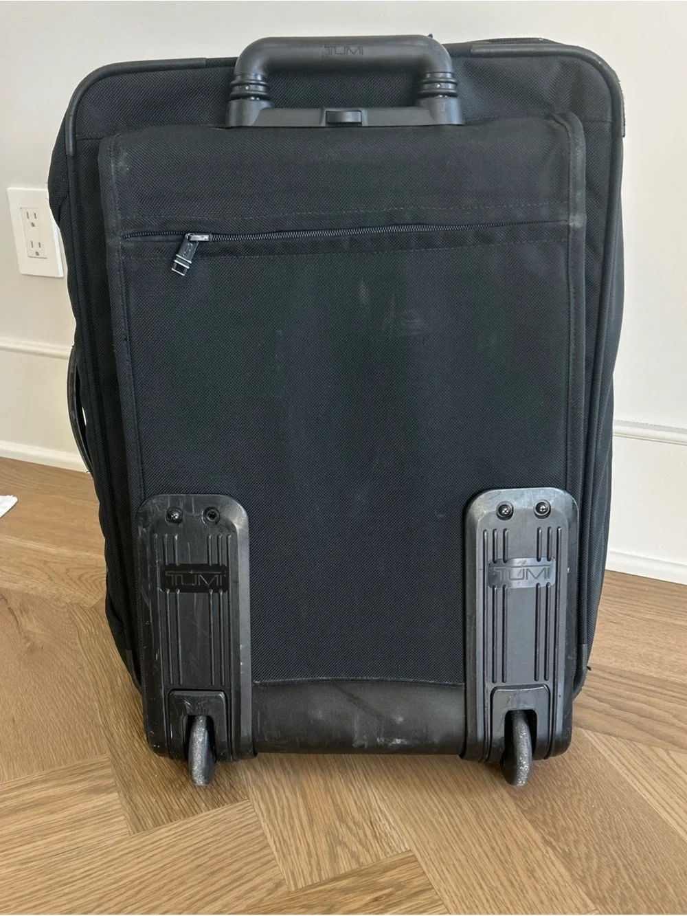 Tumi Alpha Extended Trip 2 Wheeled Garment Bag/Suitcase Ballistic Black